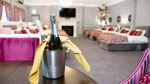 Prosecco-in-room